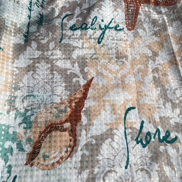 Like new shower curtain - Picture 2 of 7